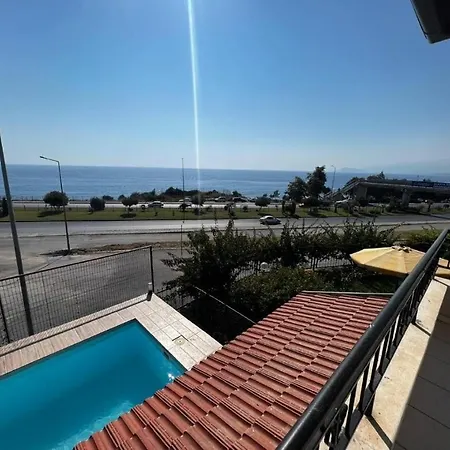 Seafront 3 Bedrooms, 1 Living Room, Private Pool In 别墅 阿拉尼亚